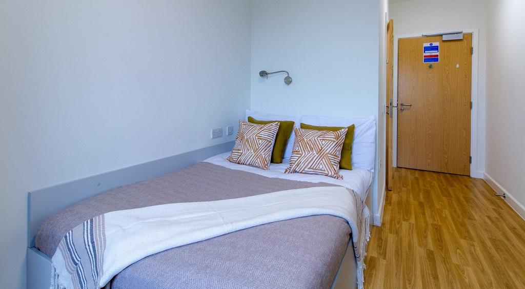 Silver Ensuite