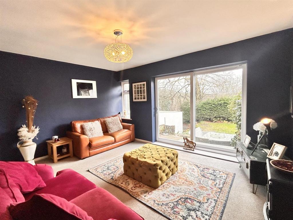 Living Room 2.jpg