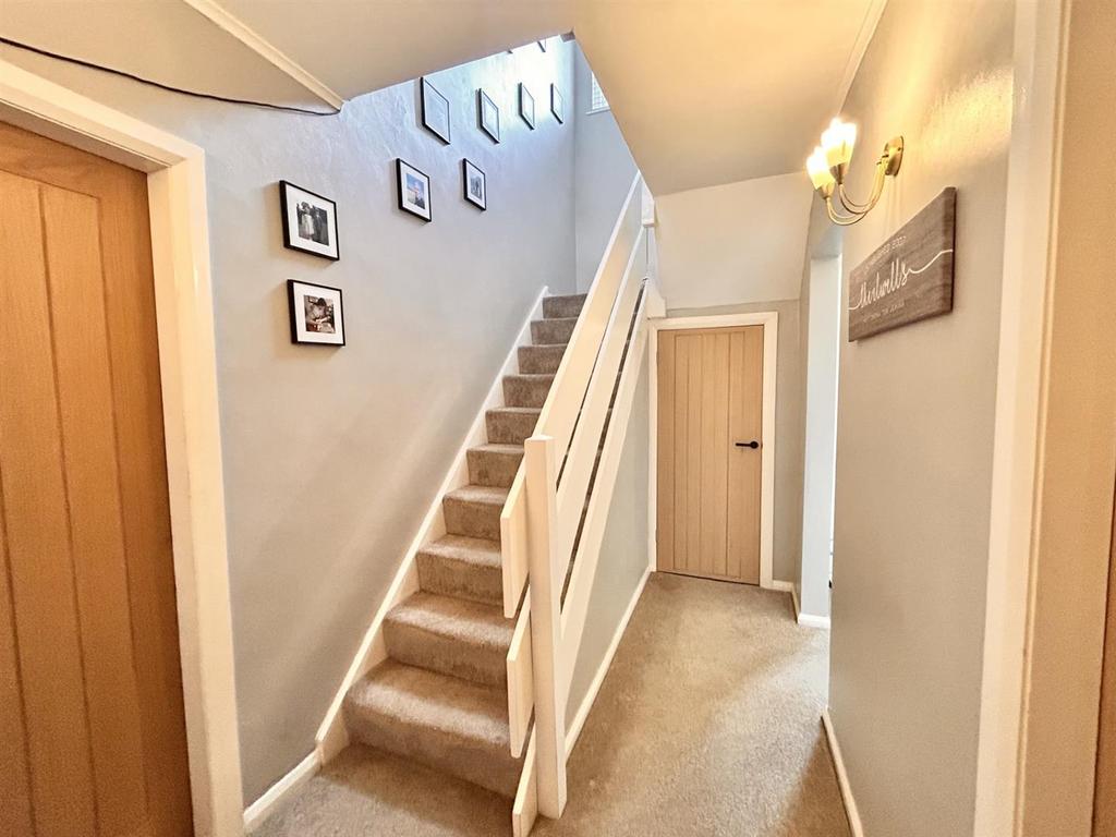 Hallway 3.jpg
