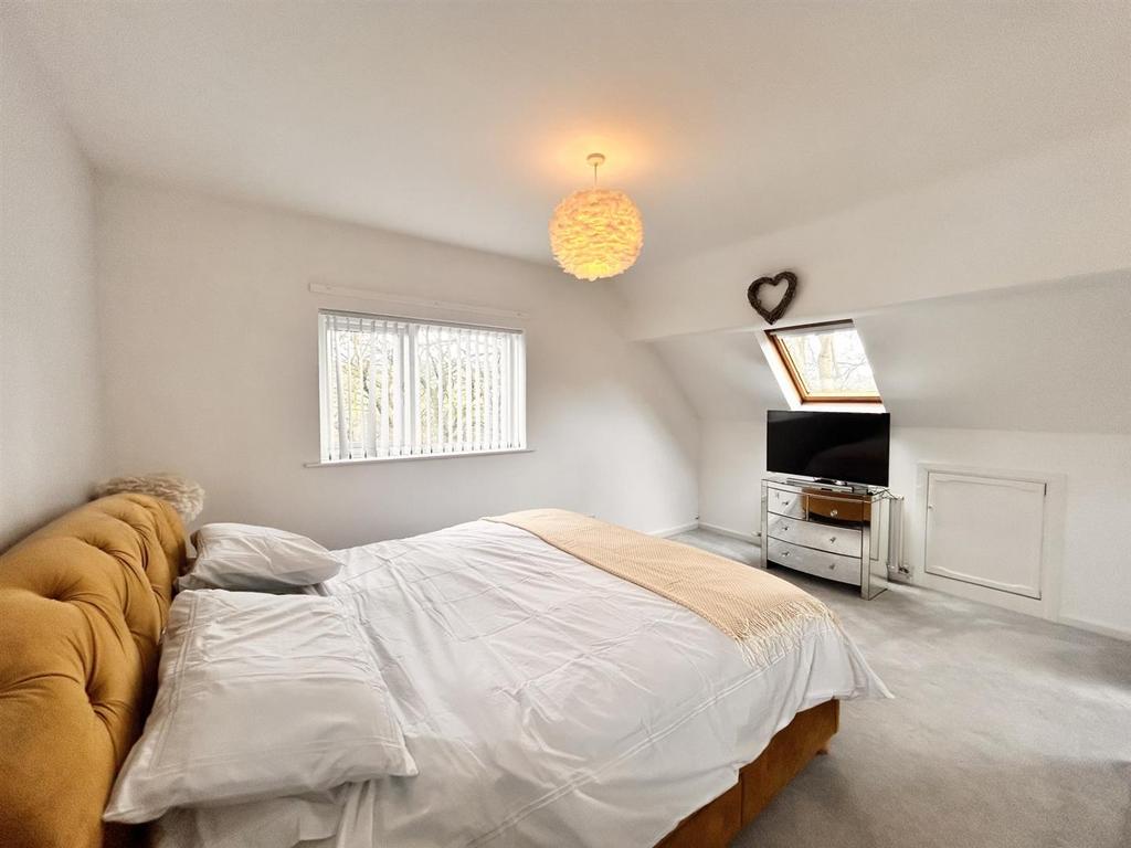 Bedroom One. 2.jpg