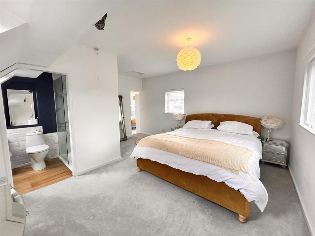 Bedroom 1. 3.jpg