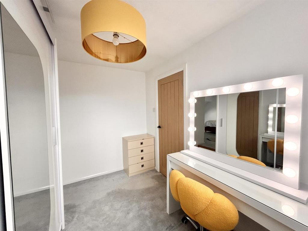 Bedroom 1 Wardrobe 2.jpg