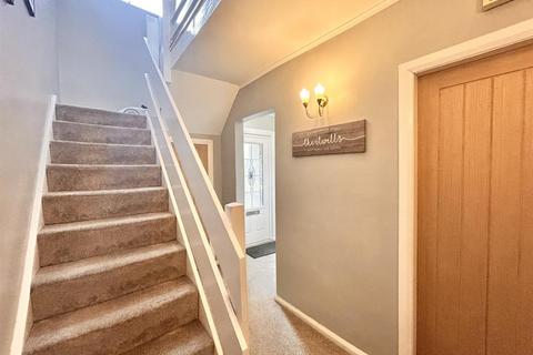 4 bedroom semi-detached house for sale, Breck Lea, Sowerby Bridge HX6