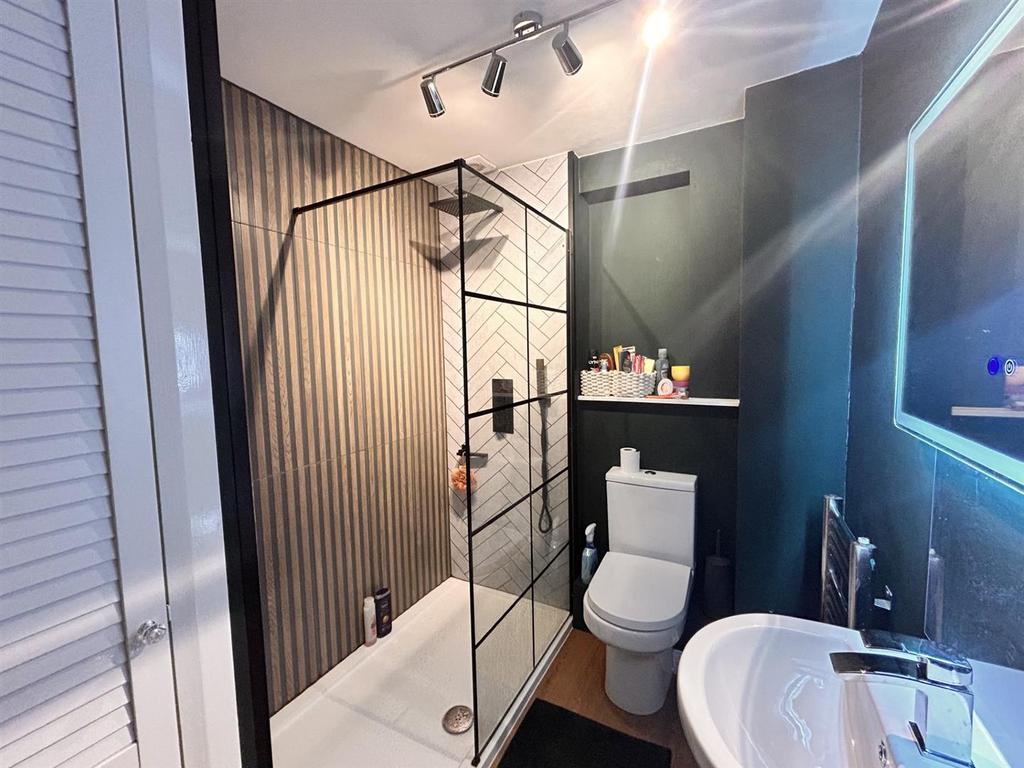 Family Bathroom.jpg