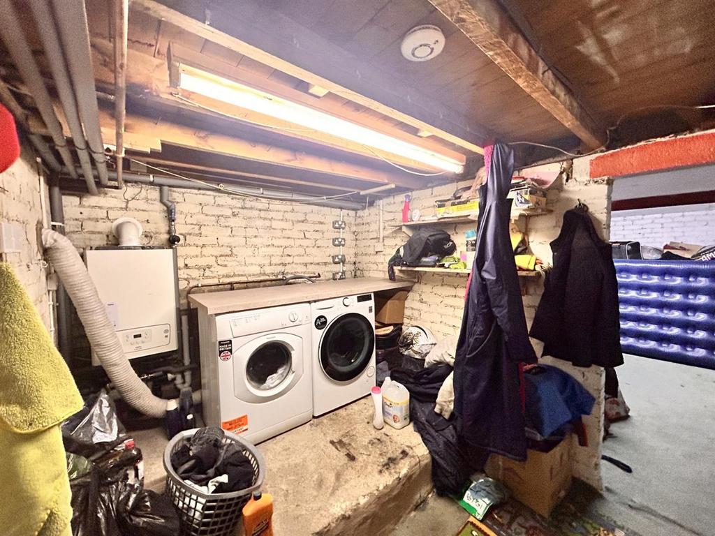 Basement 1.jpg