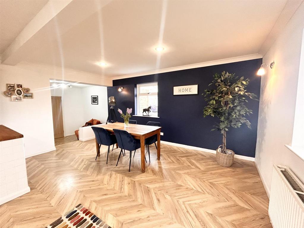 Dining Room 1.jpg