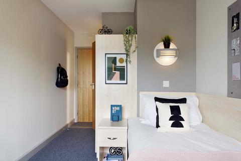 1 bedroom private hall to rent, Alexandra Road