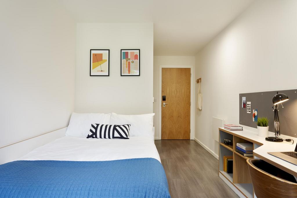 Bronze En-Suite