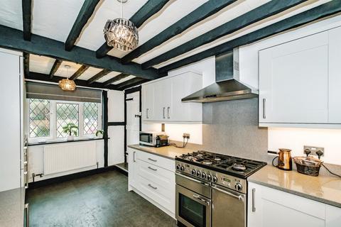 4 bedroom cottage for sale, Sea Lane, Ferring, Worthing