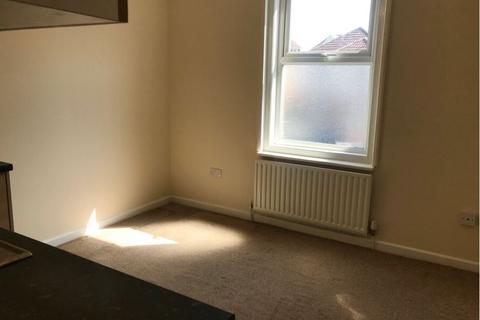 1 bedroom flat to rent, Charminster Road, Bournemouth, Dorset, BH8