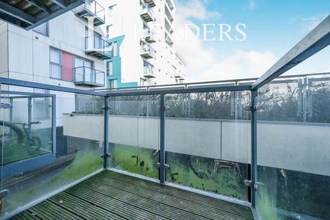 2 bedroom flat to rent, Horizon, 66 Goldsmith Avenue, PO4