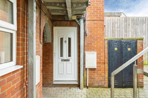 1 bedroom ground floor flat for sale, North Street, Leighton Buzzard