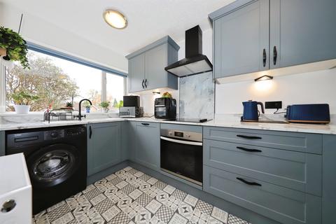 3 bedroom semi-detached house for sale, Ferndale Crescent, Kidderminster