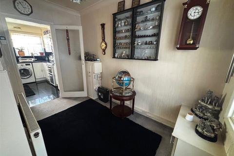 3 bedroom terraced house for sale, Arneways Avenue, Chadwell Heath RM6