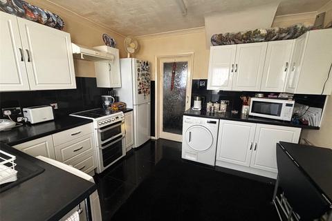 3 bedroom terraced house for sale, Arneways Avenue, Chadwell Heath RM6