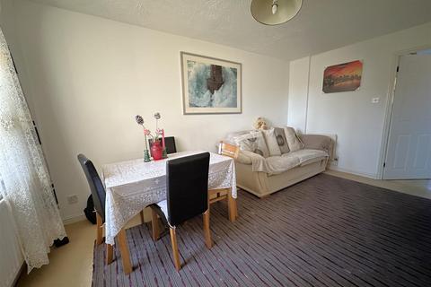 2 bedroom terraced house for sale, Stainers Way, Chippenham