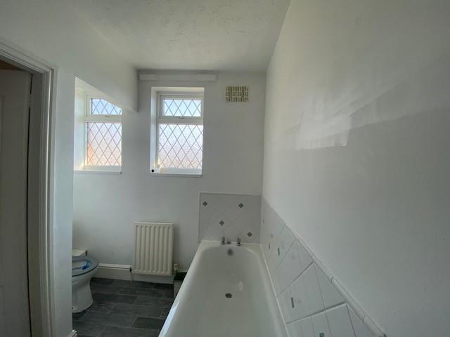 Bathroom 3.jpg