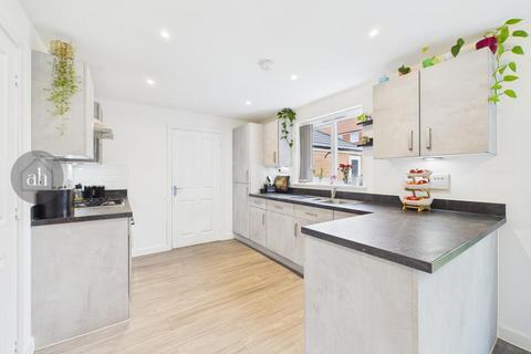 4 bedroom detached house for sale, Bassett Road, Thurston,