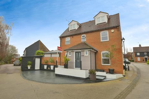 3 bedroom detached house for sale, Blue Field, Ashford