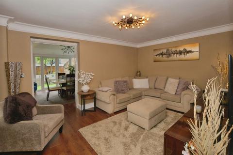 3 bedroom detached house for sale, Blue Field, Ashford