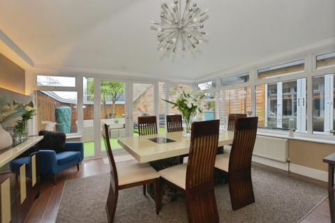 3 bedroom detached house for sale, Blue Field, Ashford