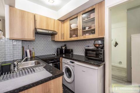1 bedroom flat for sale, Romney Court, Shepherds Bush Green, London, W12 8PY
