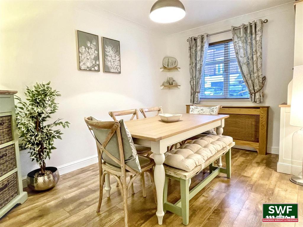 Dining room3.jpg