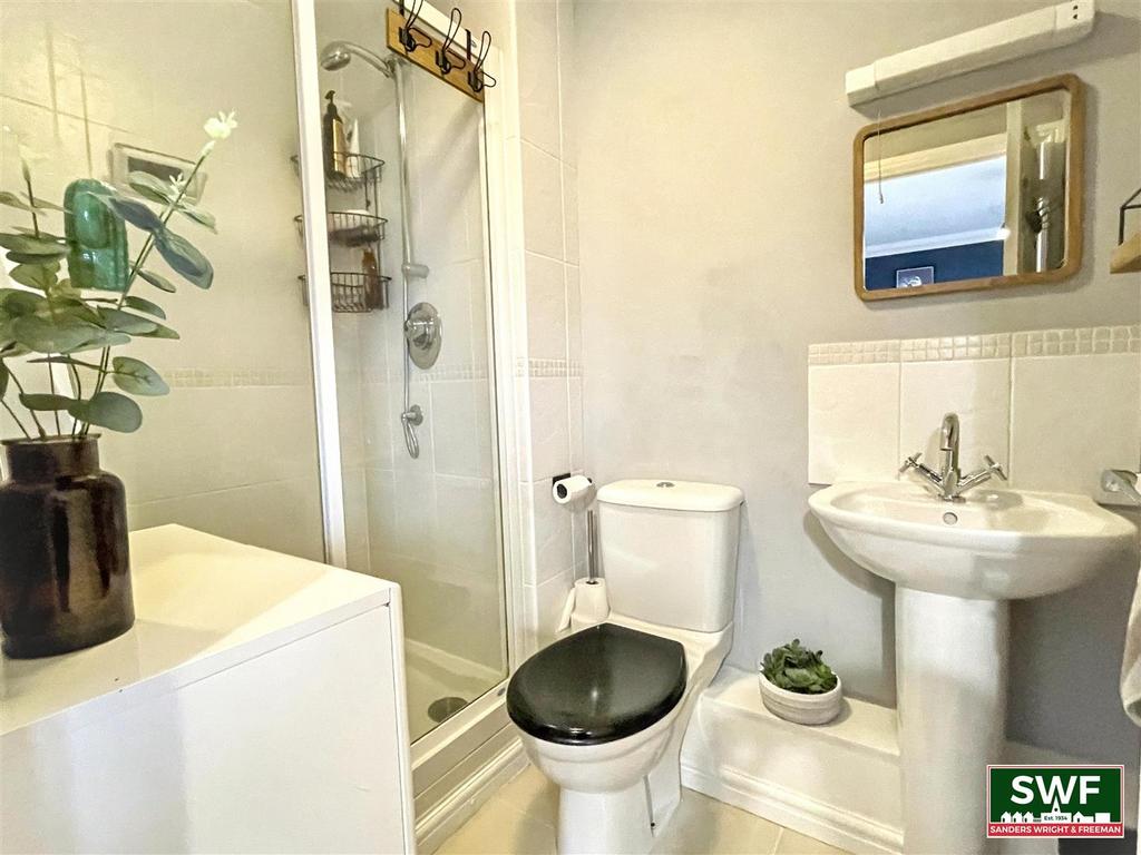 Ensuite2.jpg