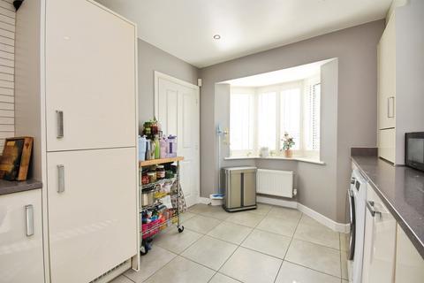 4 bedroom semi-detached house for sale, Emberson Croft, CHELMSFORD