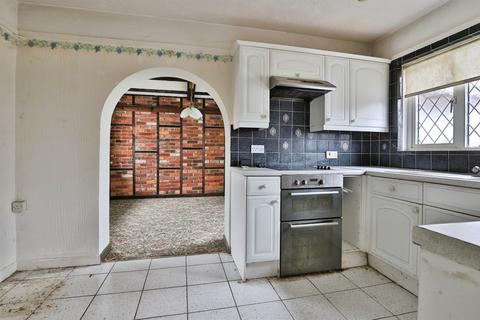 2 bedroom detached bungalow for sale, Avon Road West, Christchurch