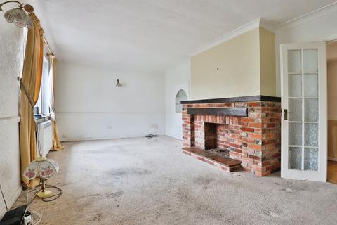 2 bedroom detached bungalow for sale, Avon Road West, Christchurch
