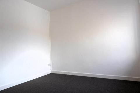 2 bedroom flat to rent, Ysguthan Road, Aberavon