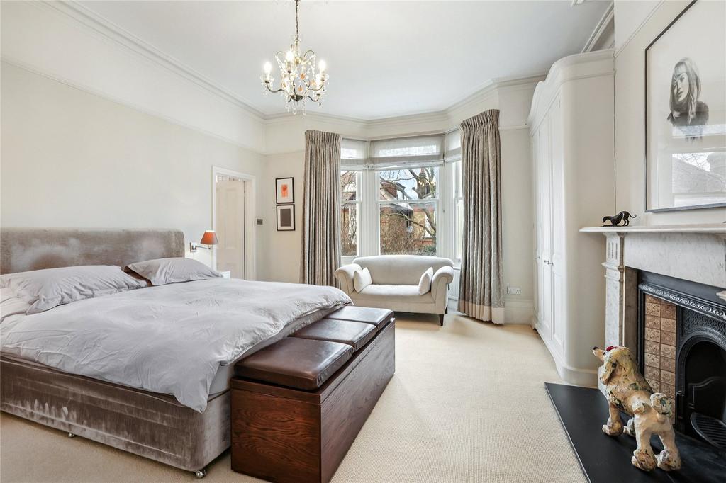 Principal bedroom