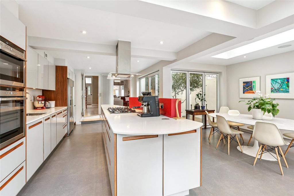 Kitchen/Dining