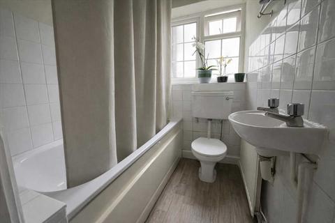 Studio for sale, Herga Court, Harrow on the Hill