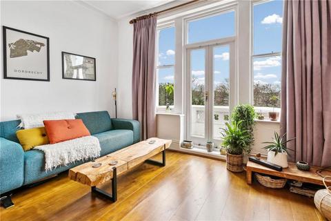 2 bedroom flat to rent, Clapham Common North Side, London SW4