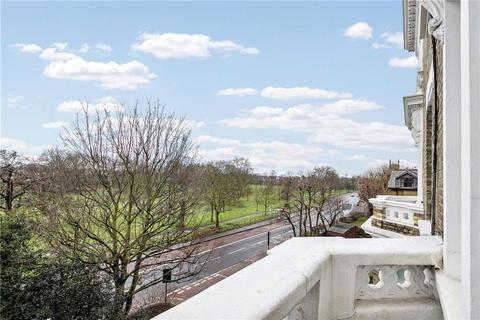 2 bedroom flat to rent, Clapham Common North Side, London SW4