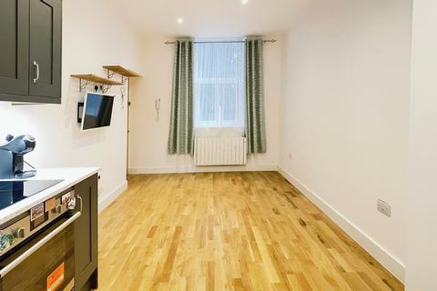 1 bedroom apartment to rent, Wharf Street, WARWICK