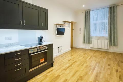 1 bedroom apartment to rent, Wharf Street, WARWICK
