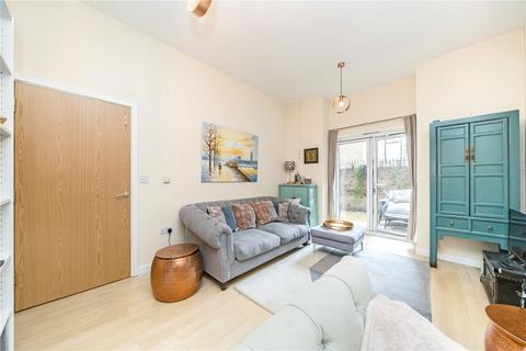 2 bedroom flat for sale, Glengall Road, London NW6
