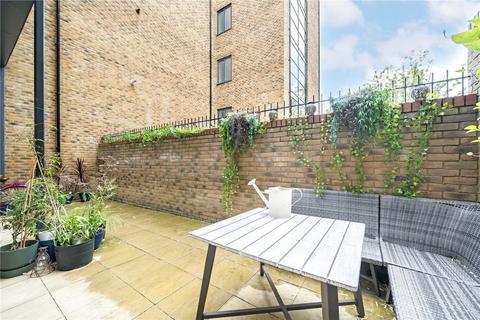 2 bedroom flat for sale, Glengall Road, London NW6