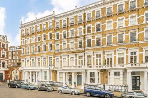1 bedroom flat for sale, Emperors Gate, London SW7