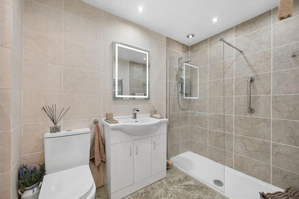 Family Shower Room