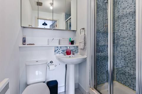 2 bedroom flat for sale, High Street Colliers Wood, Colliers Wood, London, SW19