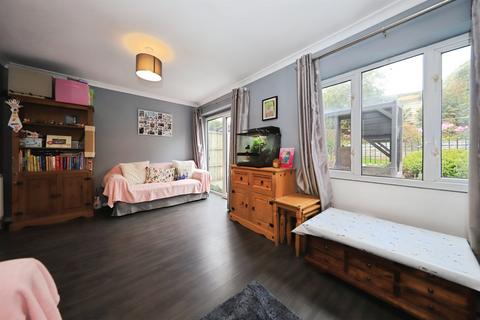 3 bedroom semi-detached house for sale, Ferndale Crescent, Kidderminster
