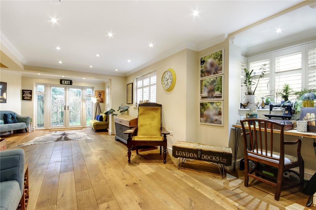 Sitting/Dining Room