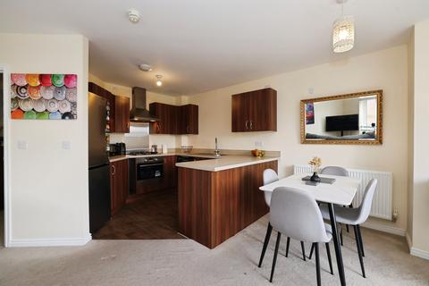 2 bedroom flat for sale, Halter Way, Andover