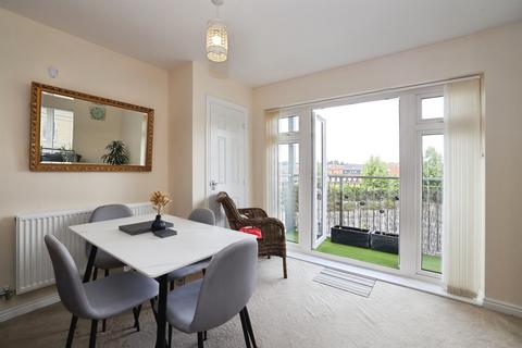 2 bedroom flat for sale, Halter Way, Andover