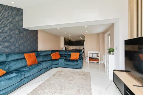 4 bedroom end of terrace house for sale, Honeysuckle Road, Emersons Green, Bristol