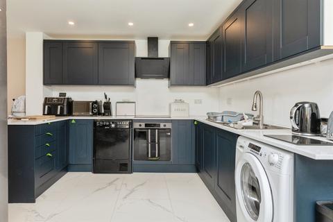 4 bedroom end of terrace house for sale, Honeysuckle Road, Emersons Green, Bristol